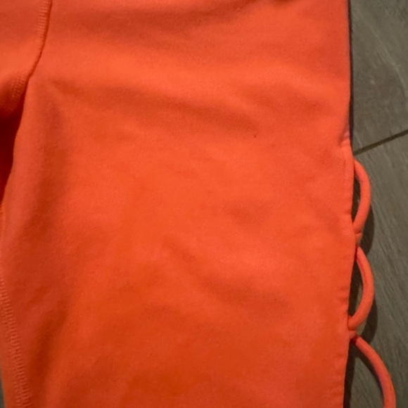 Beautiful sexy Alo leggings. - Picture 2 of 4